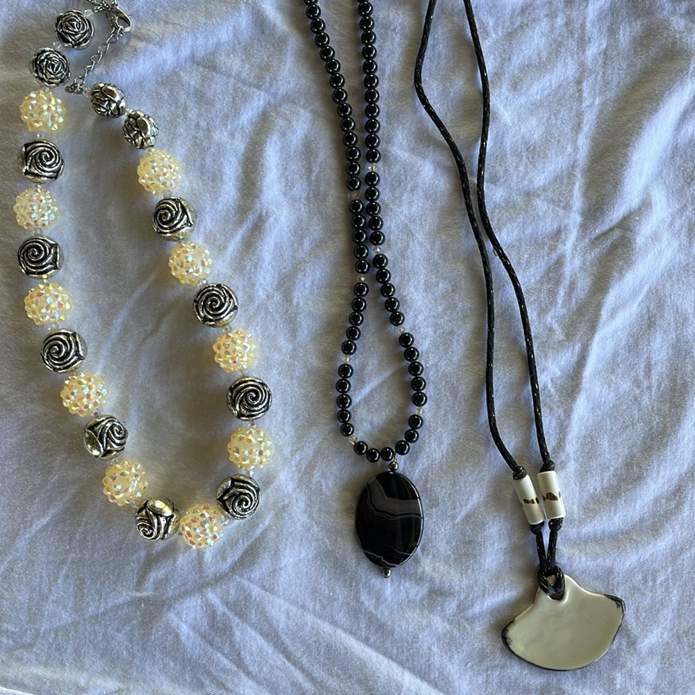 Necklaces - Picture 4 of 4